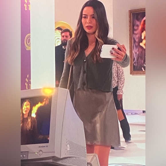 Women's Boho  Cropped Pocket  Button up Cardigan Sweater - Picture 12 of 12